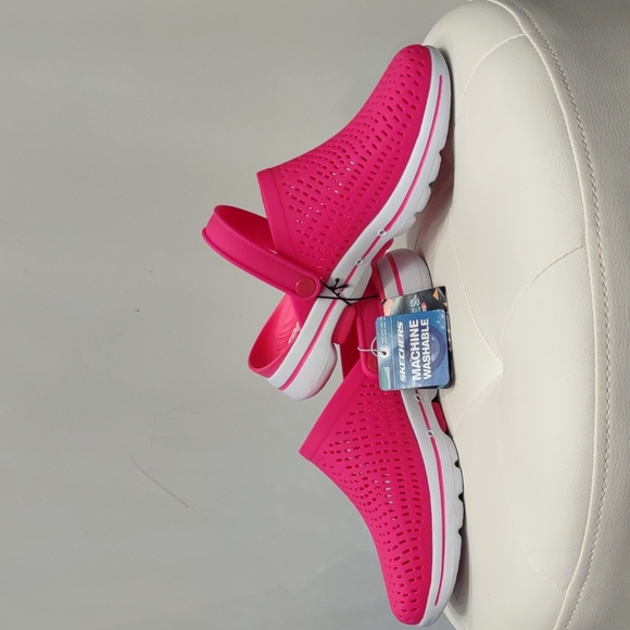 Skechers Foamies Go Walk pink white slides clogs Crocs rare new women's 8 9 Fun